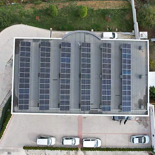 Si funksionojnë panelet fotovoltaike në Shqipëri
